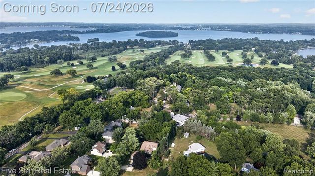 3556 Shady Beach Boulevard, Orchard Lake, MI 48324