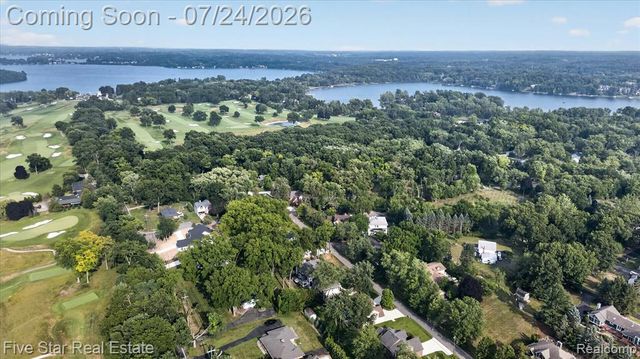 3556 Shady Beach Boulevard, Orchard Lake, MI 48324