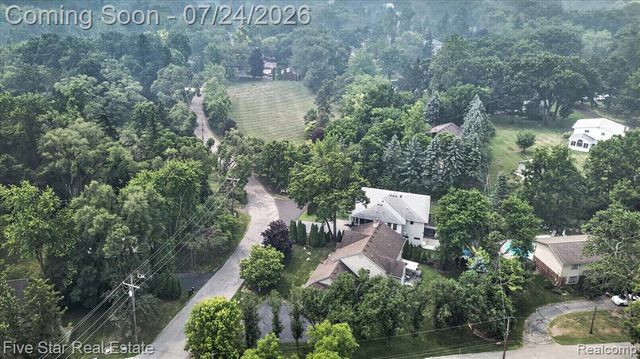 3556 Shady Beach Boulevard, Orchard Lake, MI 48324