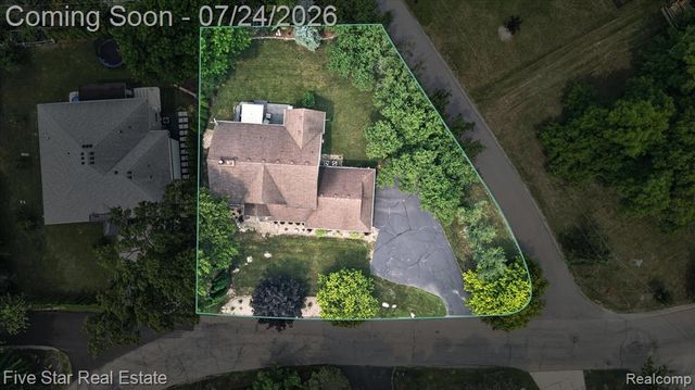 3556 Shady Beach Boulevard, Orchard Lake, MI 48324