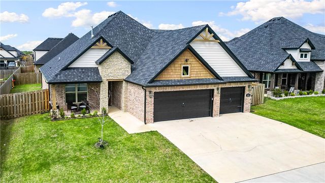1430 Paragon Drive, Centerton, AR 72719