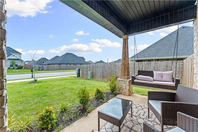 1430 Paragon Drive, Centerton, AR 72719