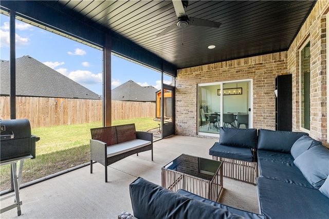 1430 Paragon Drive, Centerton, AR 72719