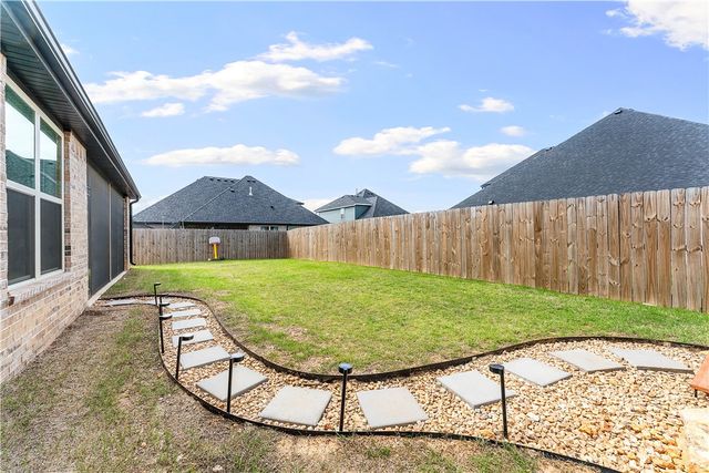 1430 Paragon Drive, Centerton, AR 72719