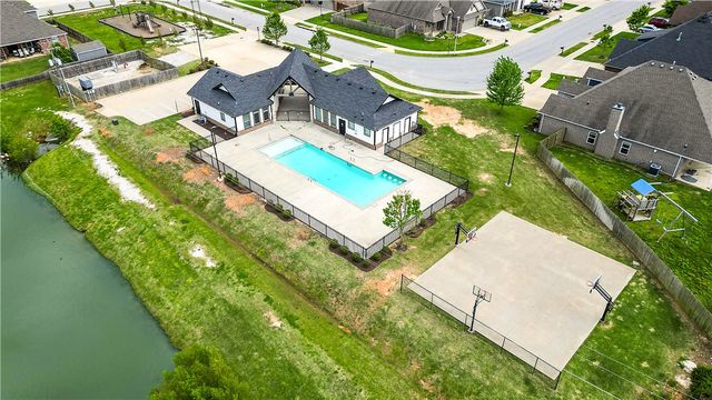 1430 Paragon Drive, Centerton, AR 72719