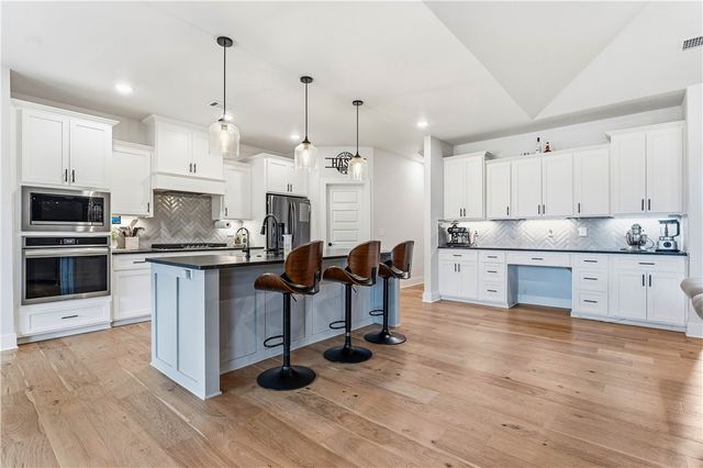 1430 Paragon Drive, Centerton, AR 72719