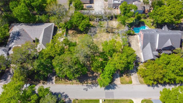 10 Legend Lane, Houston, TX 77024