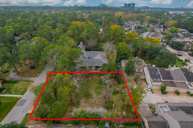 10 Legend Lane, Houston, TX 77024