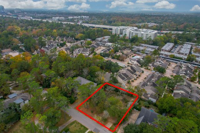 10 Legend Lane, Houston, TX 77024