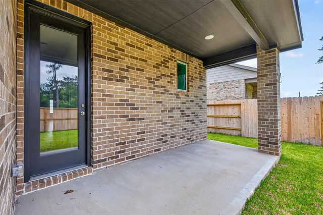 13071 Pine Trace Street, Montgomery, TX 77316