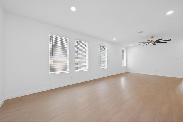 13071 Pine Trace Street, Montgomery, TX 77316