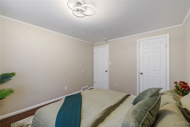 5869 Broadway Street, Lancaster, NY 14086