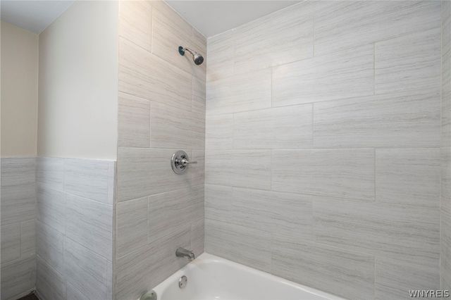 5869 Broadway Street, Lancaster, NY 14086