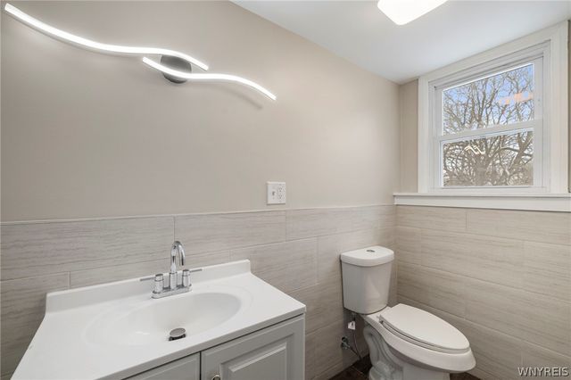 5869 Broadway Street, Lancaster, NY 14086