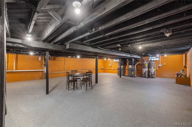 5869 Broadway Street, Lancaster, NY 14086