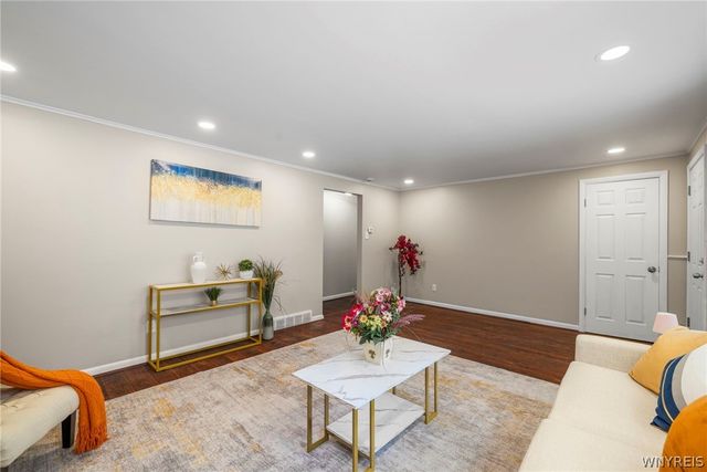 5869 Broadway Street, Lancaster, NY 14086