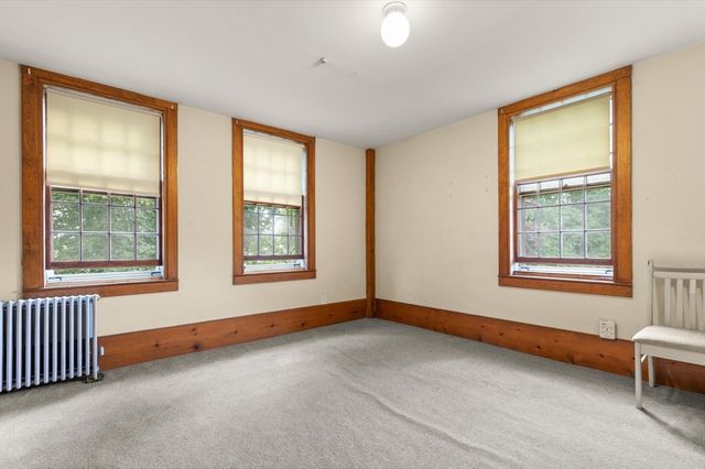 10 Poquanticut Ave, Easton, MA 02334