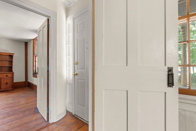 10 Poquanticut Ave, Easton, MA 02334