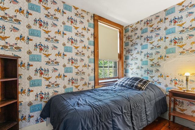 10 Poquanticut Ave, Easton, MA 02334