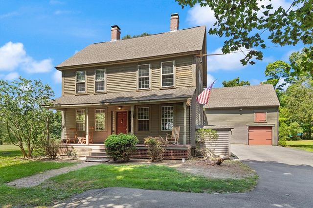 10 Poquanticut Ave, Easton, MA 02334
