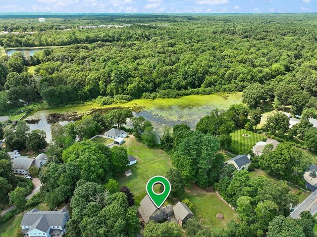 10 Poquanticut Ave, Easton, MA 02334