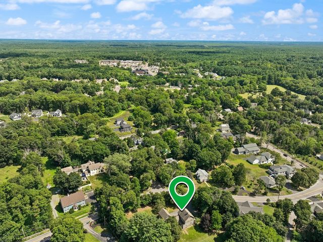10 Poquanticut Ave, Easton, MA 02334