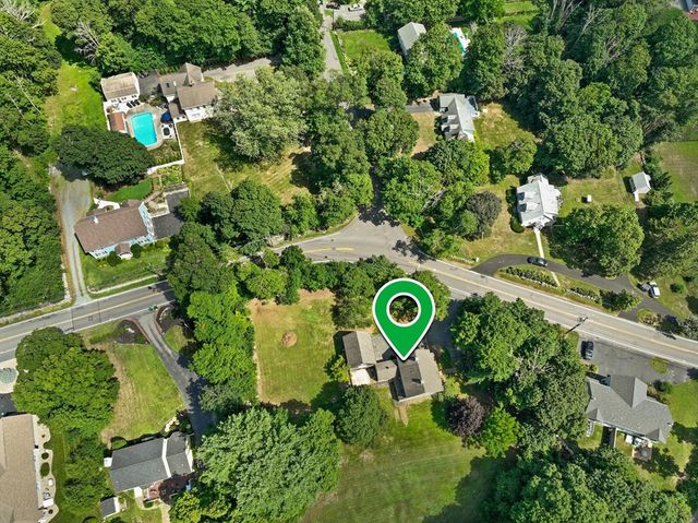 10 Poquanticut Ave, Easton, MA 02334
