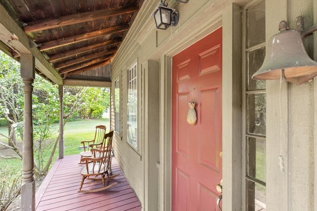 10 Poquanticut Ave, Easton, MA 02334