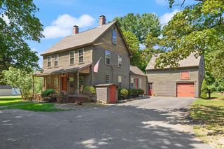 10 Poquanticut Ave, Easton, MA 02334