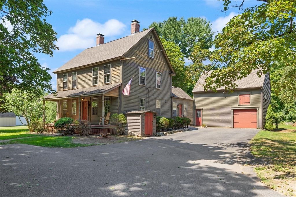 10 Poquanticut Ave, Easton, MA 02334
