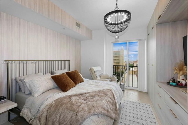 10 Aragon Ave 1106, Coral Gables, FL 33134