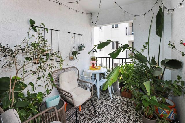10 Aragon Ave 1106, Coral Gables, FL 33134
