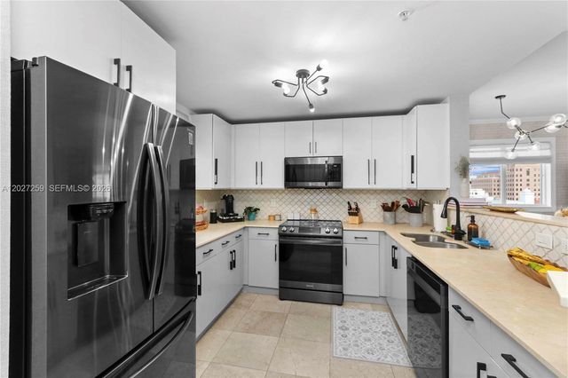 10 Aragon Ave 1106, Coral Gables, FL 33134