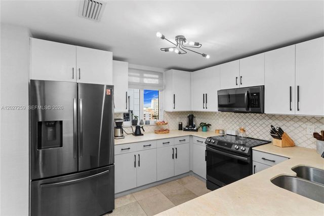 10 Aragon Ave 1106, Coral Gables, FL 33134