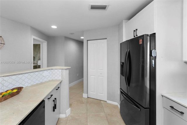 10 Aragon Ave 1106, Coral Gables, FL 33134