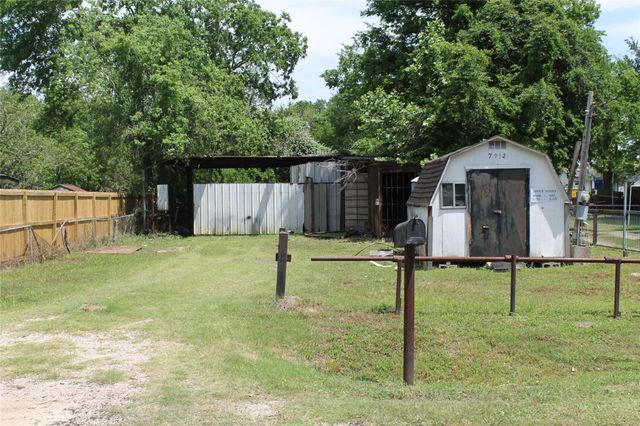 7912 Observatory Street, Houston, TX 77088