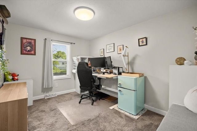 359 Plain St, Brockton, MA 02302