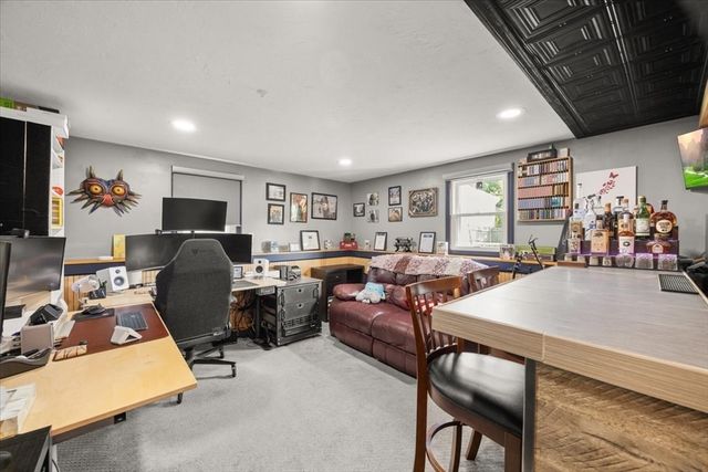 359 Plain St, Brockton, MA 02302