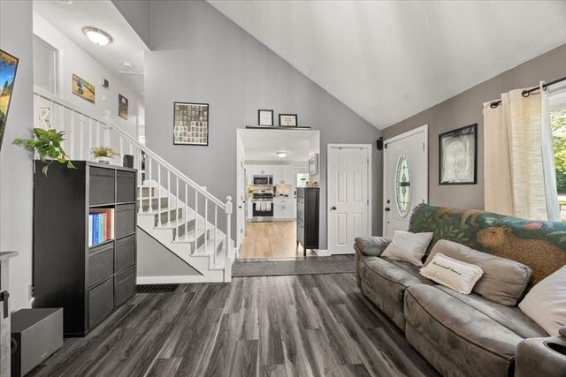 359 Plain St, Brockton, MA 02302