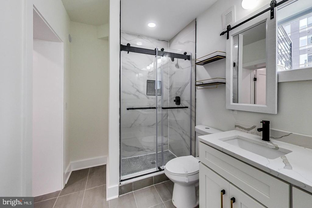 Image 10 of property listing at 1626 NE K ST NE #A, Washington, DC 20002