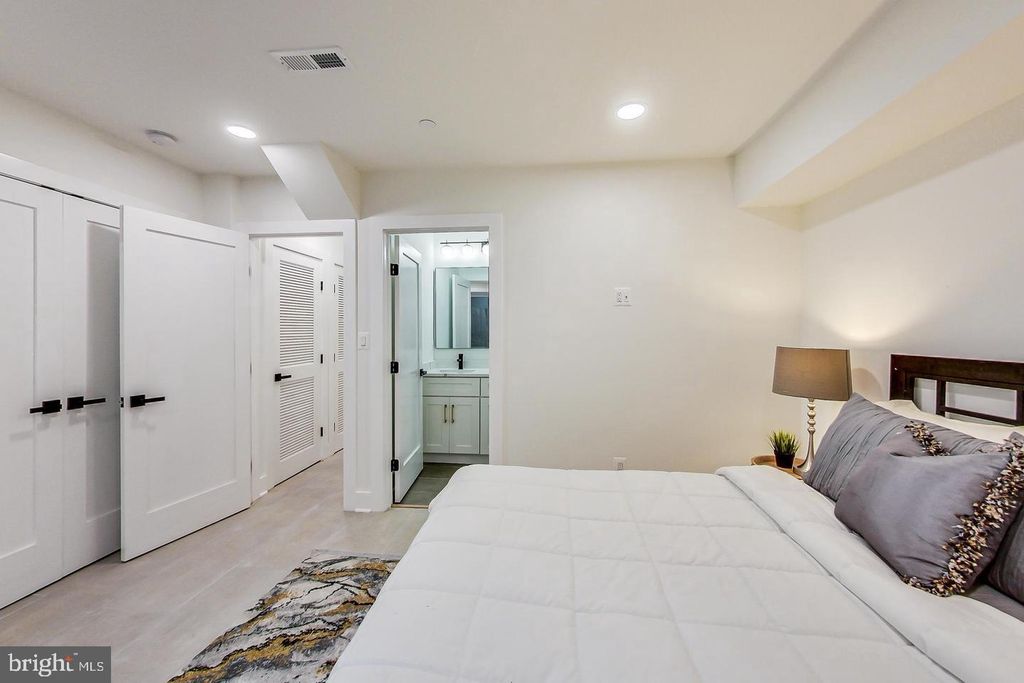 Image 14 of property listing at 1626 NE K ST NE #A, Washington, DC 20002