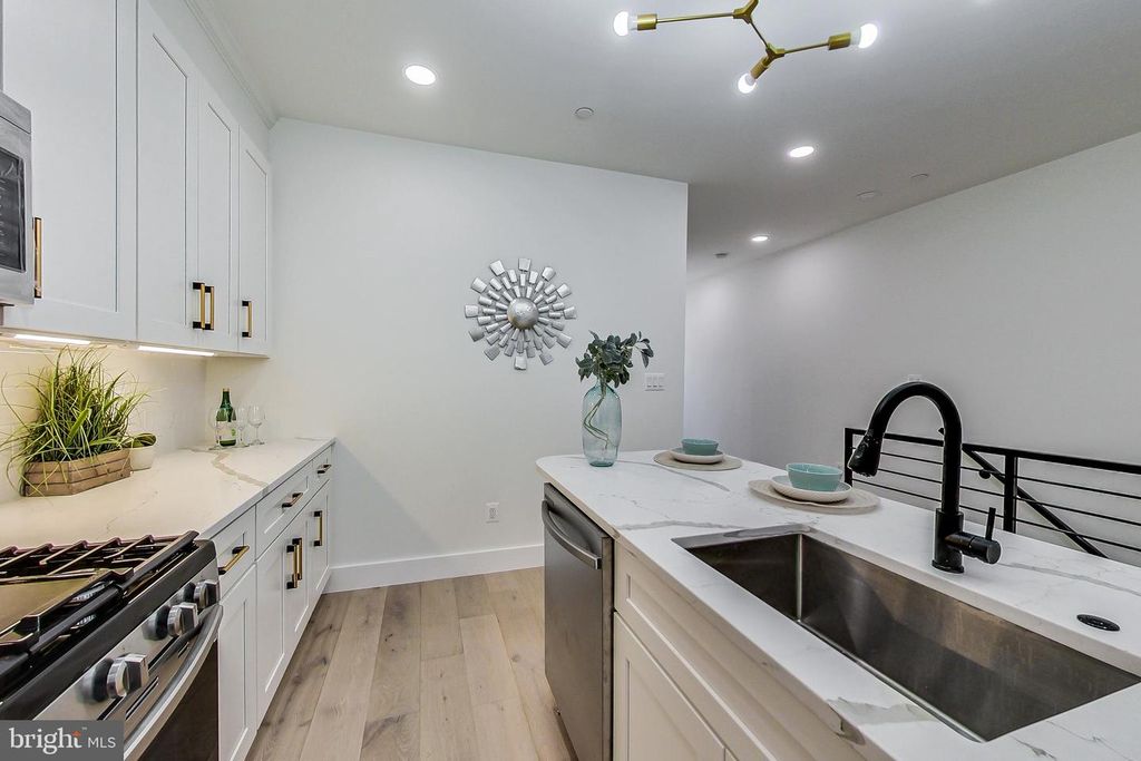 Image 3 of property listing at 1626 NE K ST NE #A, Washington, DC 20002