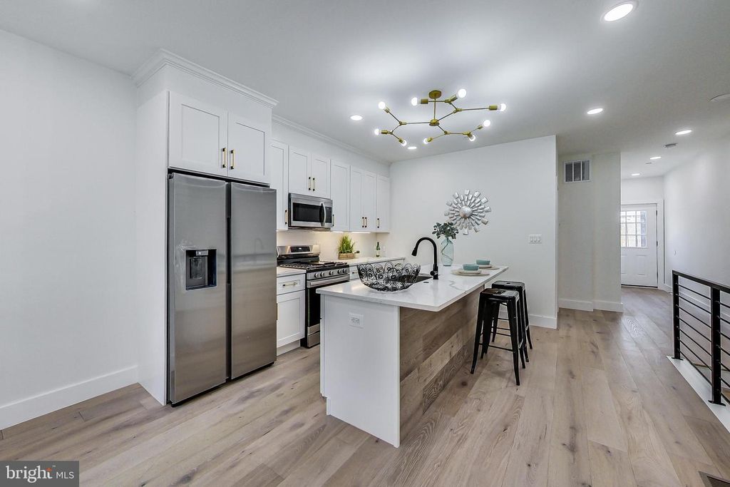 Image 4 of property listing at 1626 NE K ST NE #A, Washington, DC 20002