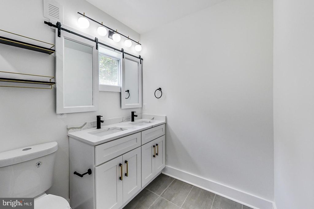 Image 9 of property listing at 1626 NE K ST NE #A, Washington, DC 20002