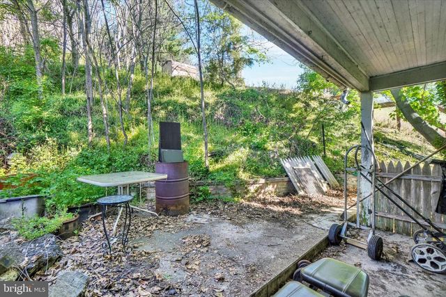 120 CHURCH ST, Glen Rock, PA 17327