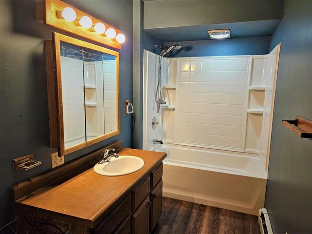 802 CEAPE AVENUE, Oshkosh, WI 54901