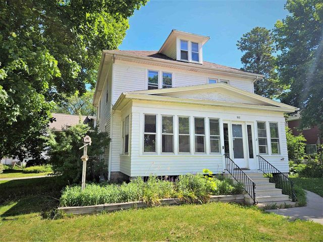 802 CEAPE AVENUE, Oshkosh, WI 54901