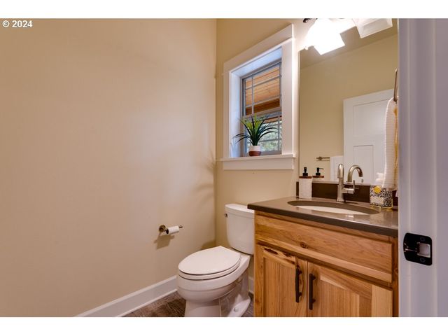 36 LONESOME PINES Dr, Trout Lake, WA 98650