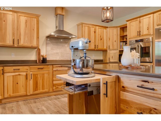 36 LONESOME PINES Dr, Trout Lake, WA 98650