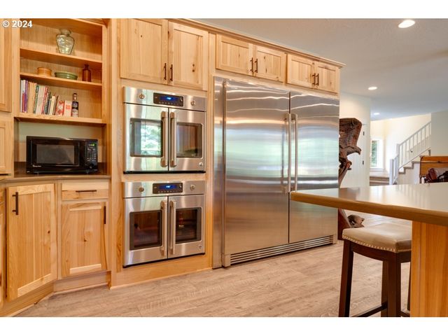 36 LONESOME PINES Dr, Trout Lake, WA 98650